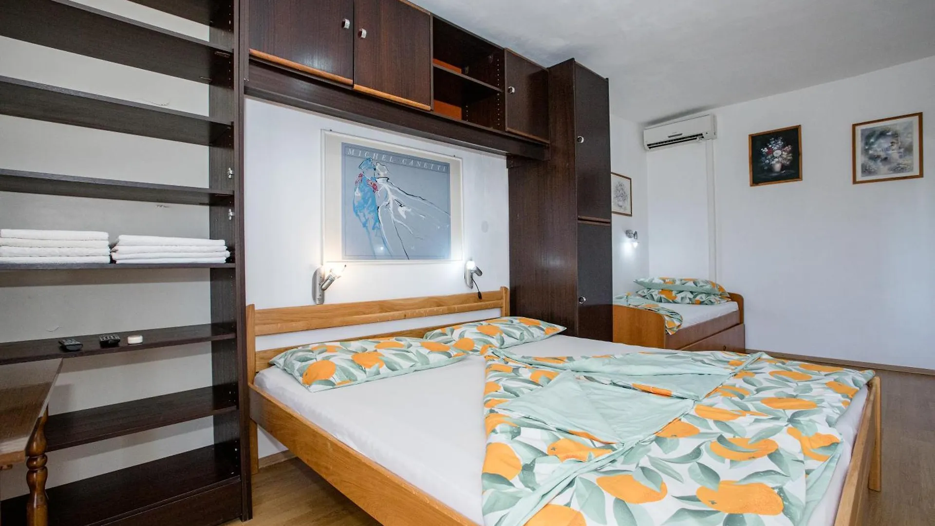 Apartments Jug Lopar