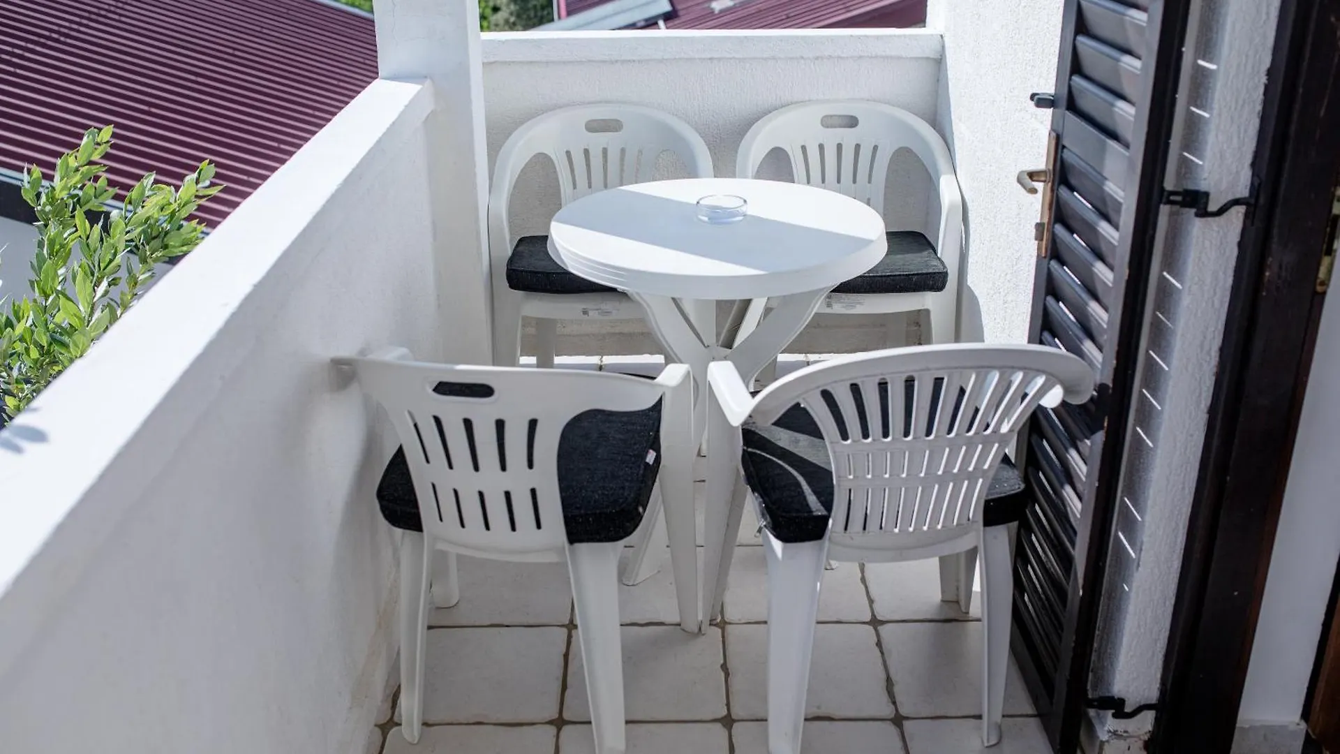Apartments Jug Lopar 0*,  Croazia