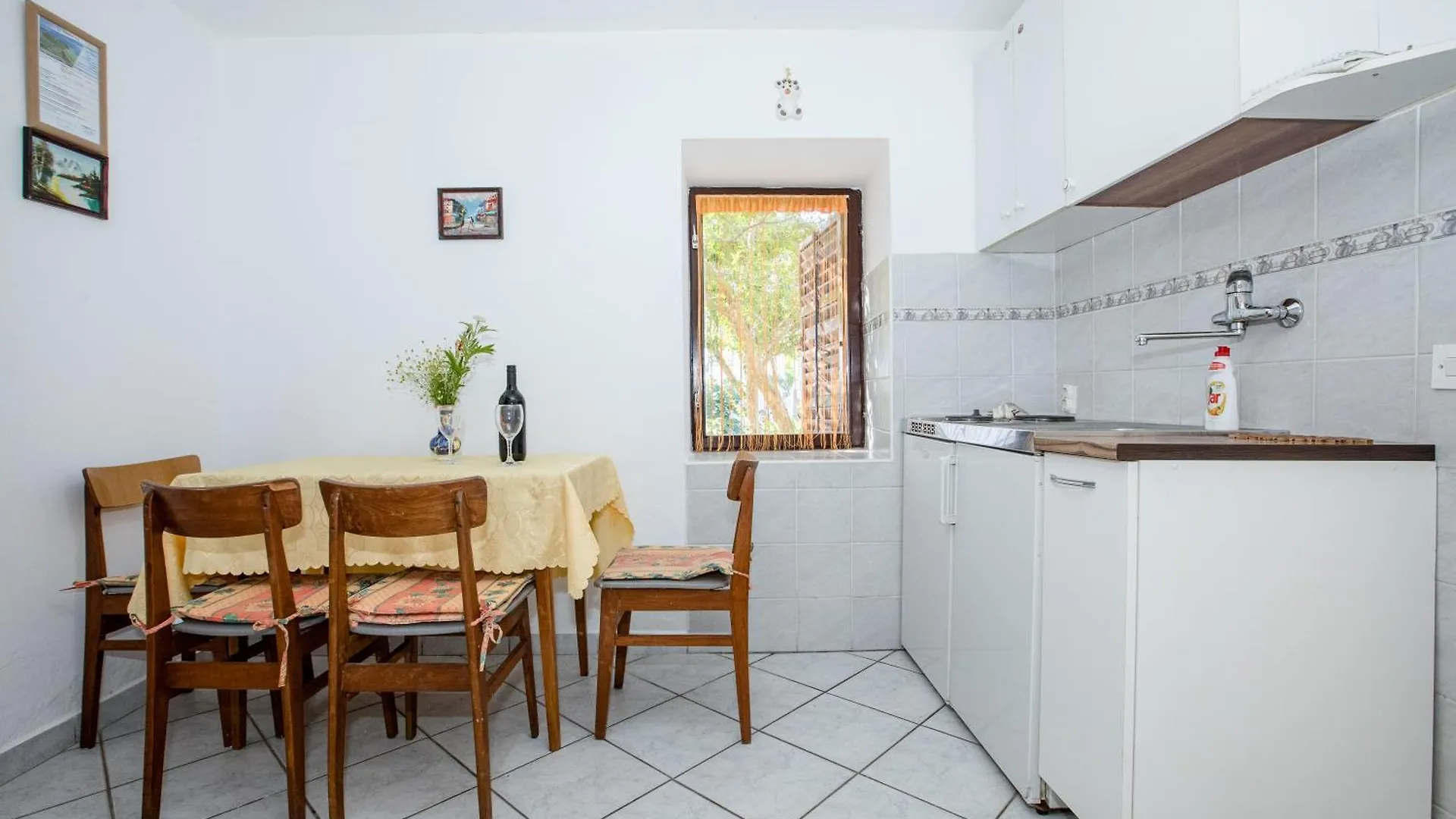 Apartments Jug Lopar